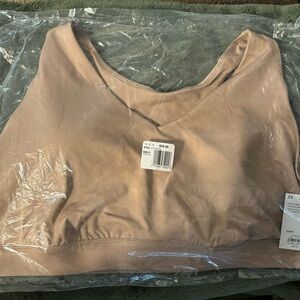 Brand new Tek Gear medium impact sports bra in a size 3X